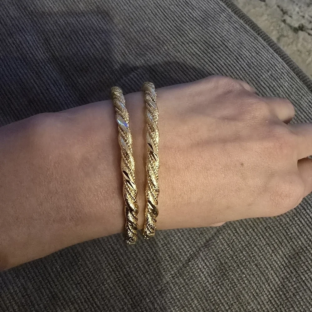 21kgp Dubai Jewelry Elegant Gold-Tone Twisted Bangles